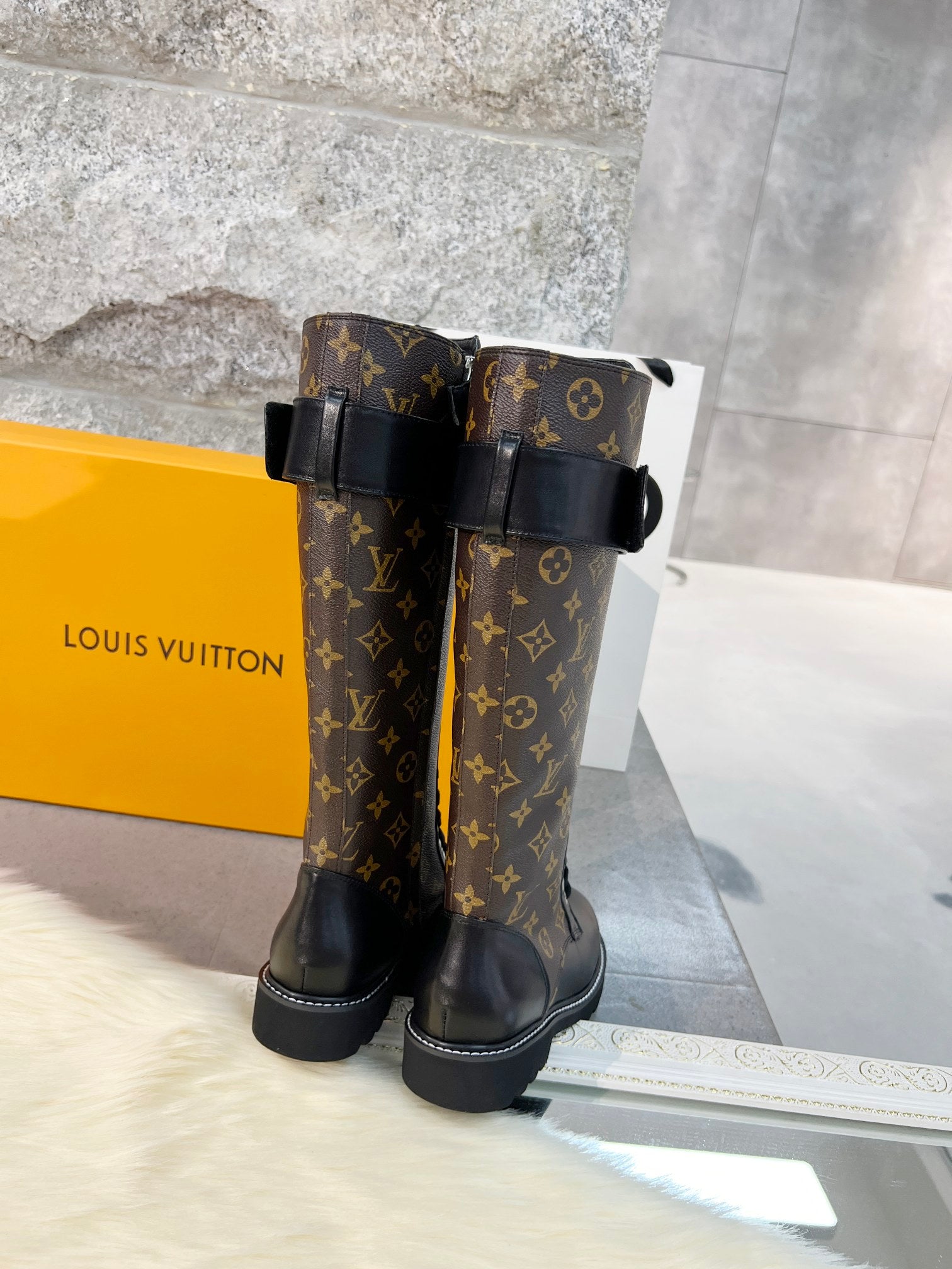 L 24 autumn and winter adjustable Velcro boots 1824112601