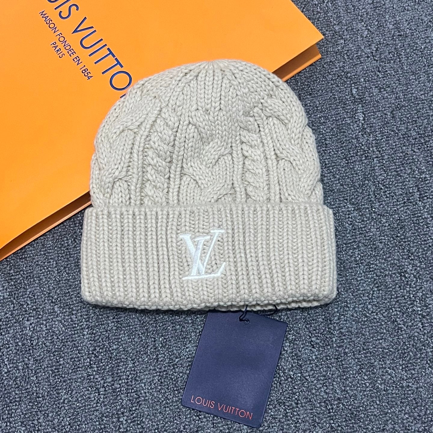 Hardworking Knitted Hat 2025112006