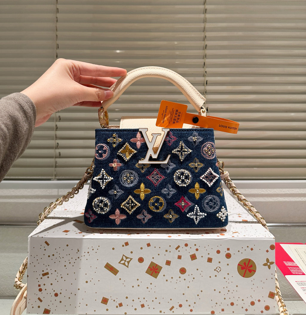 VV Capucines Handbag 1825120202