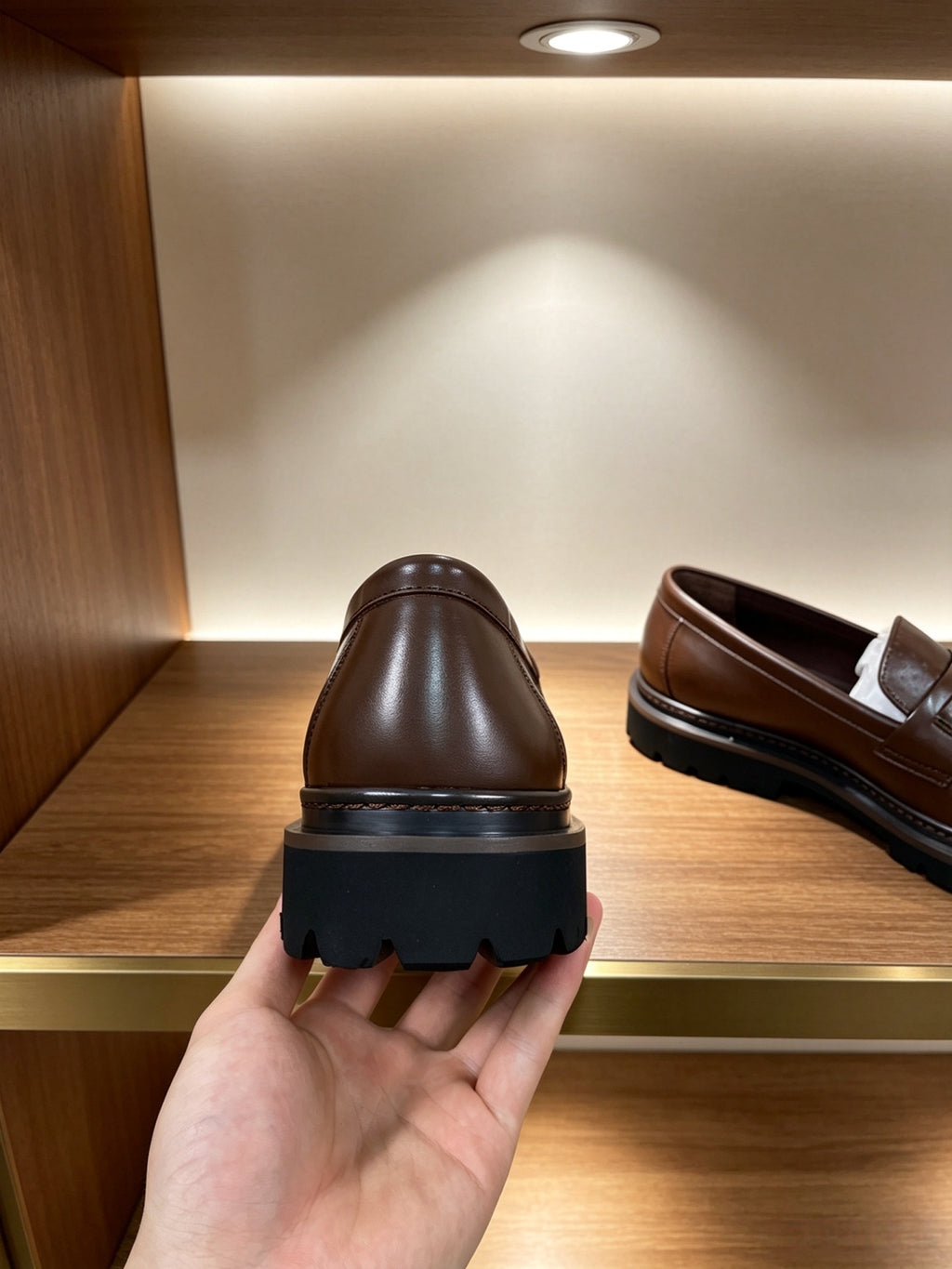 VV Top quality classic loafers 26070311
