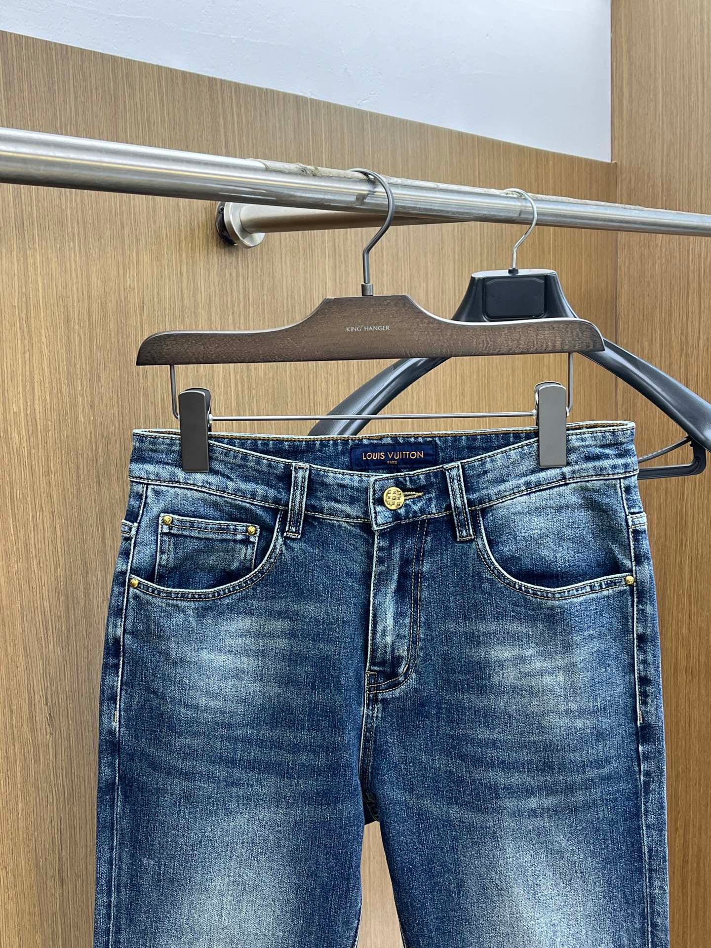 VV Latest High-End Custom Jeans 26052004