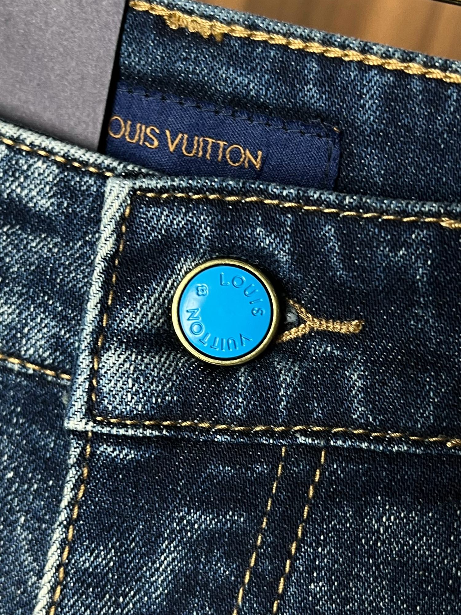 VV Spring/Summer Bestsellers & New Arrivals jeans 26042909
