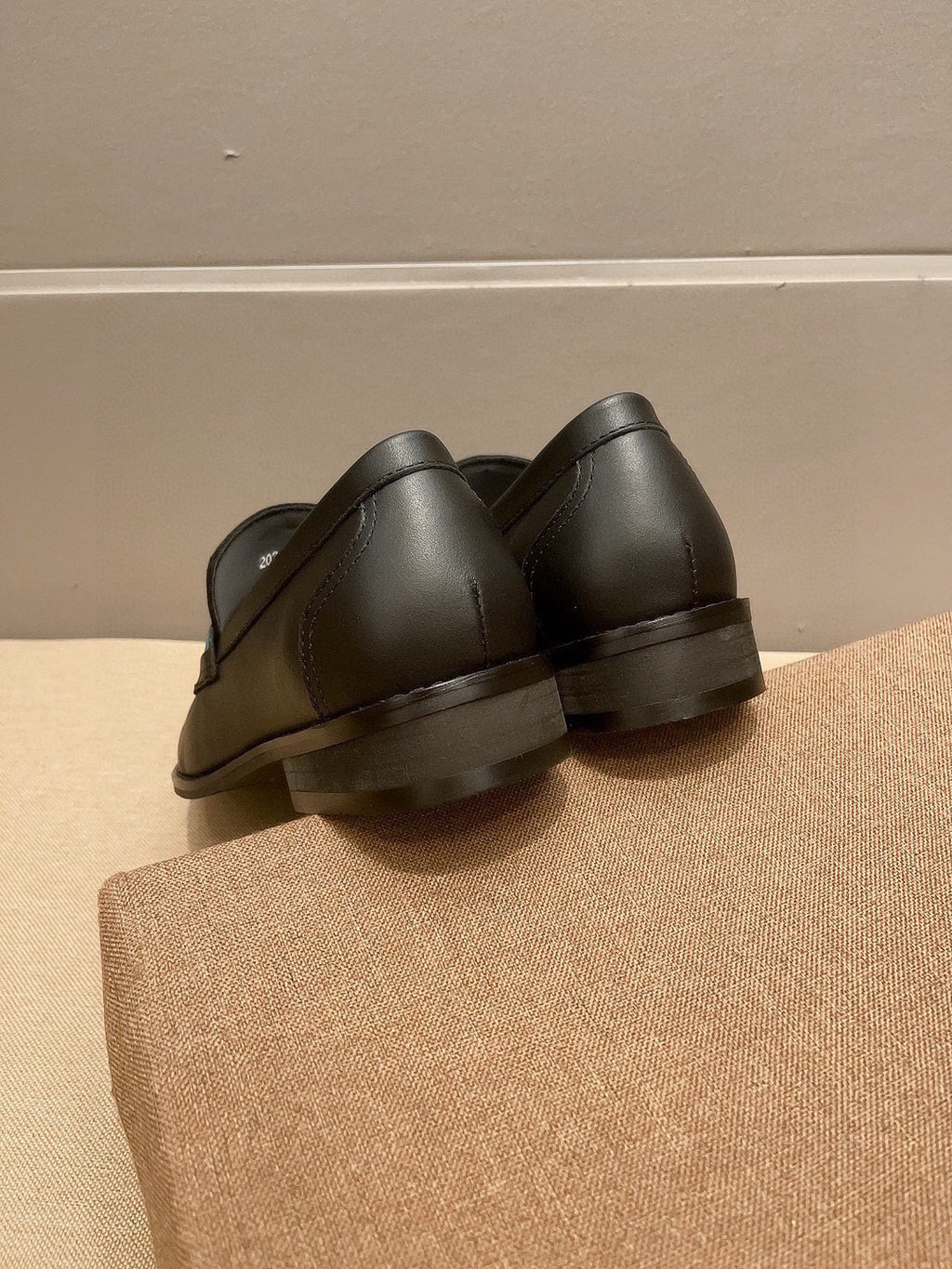 GUI New business-casual slip-on leather shoes  26072103