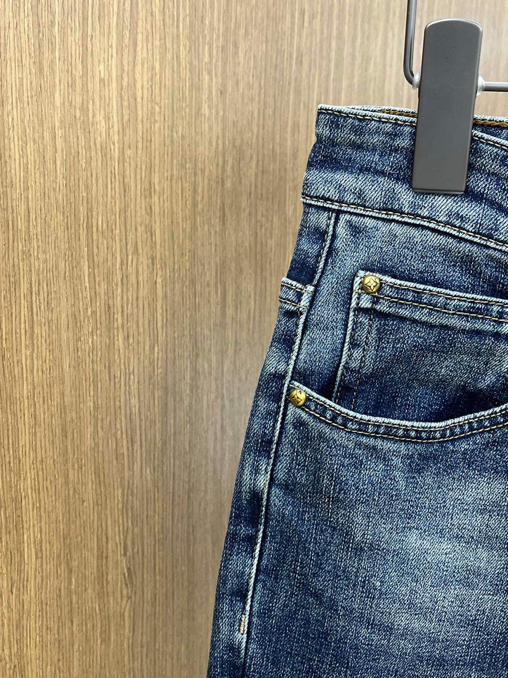 VV Latest High-End Custom Jeans 26052004
