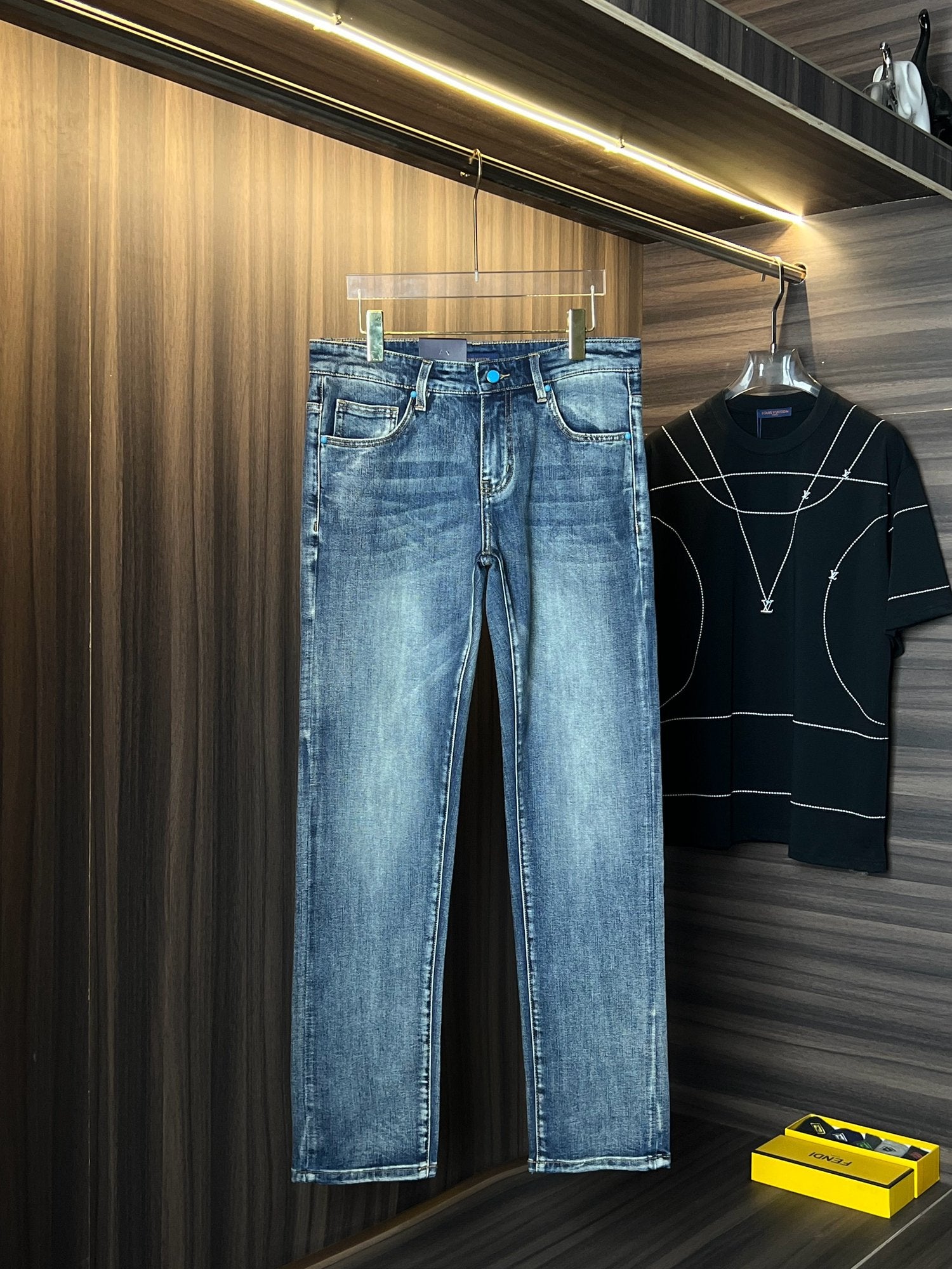 VV Spring/Summer Bestsellers & New Arrivals jeans 26042909