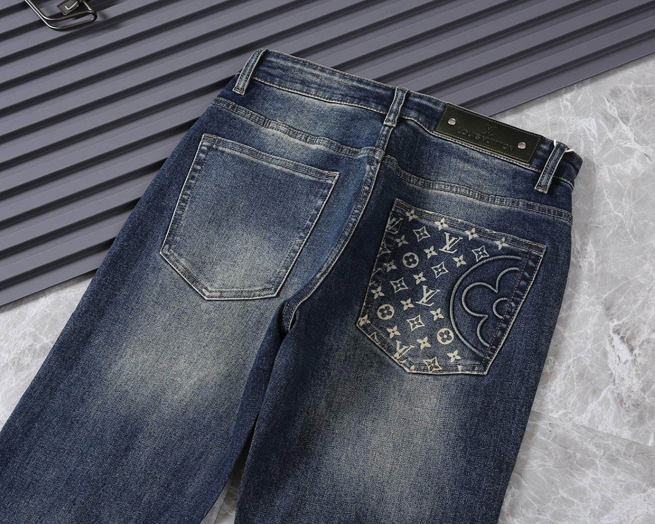 VV Men's classic jeans 26020411