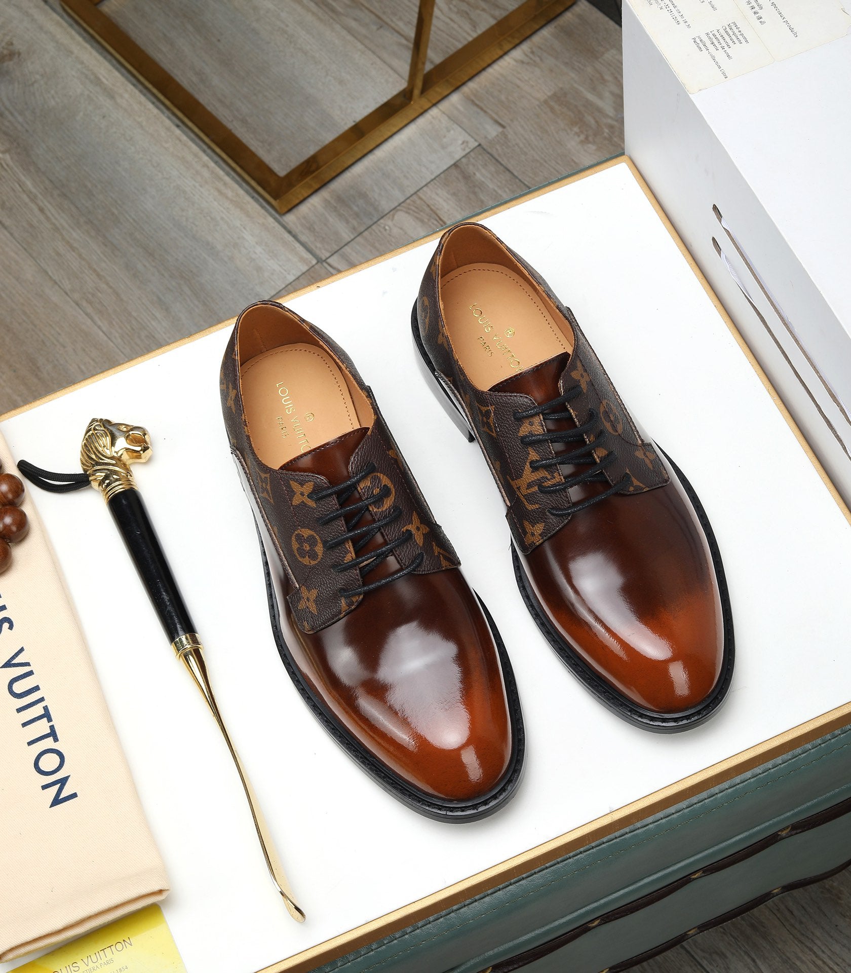 VV  Top-tier, original-quality formal business leather shoes  26072106