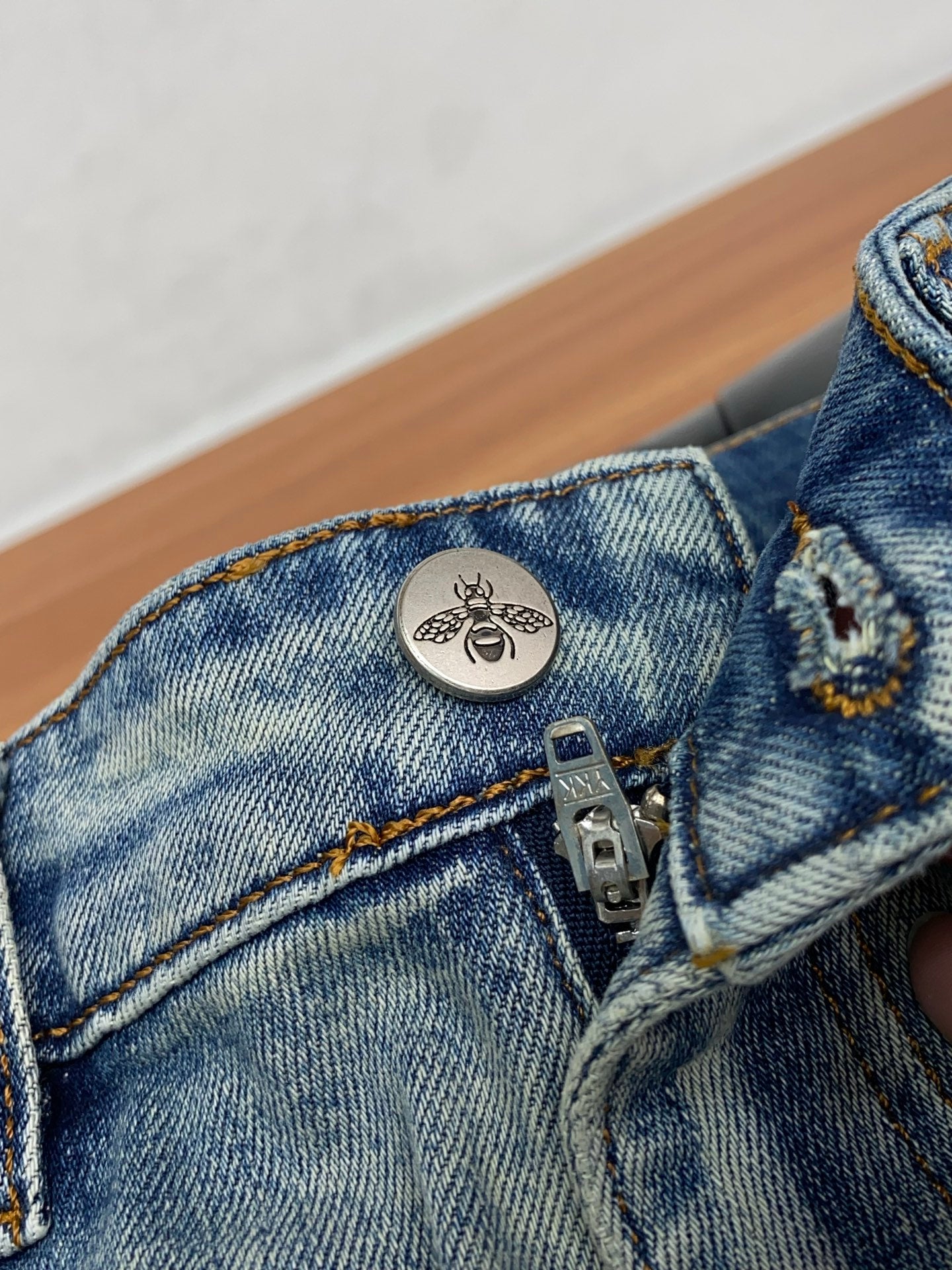 GUI  Latest jeans 26031211