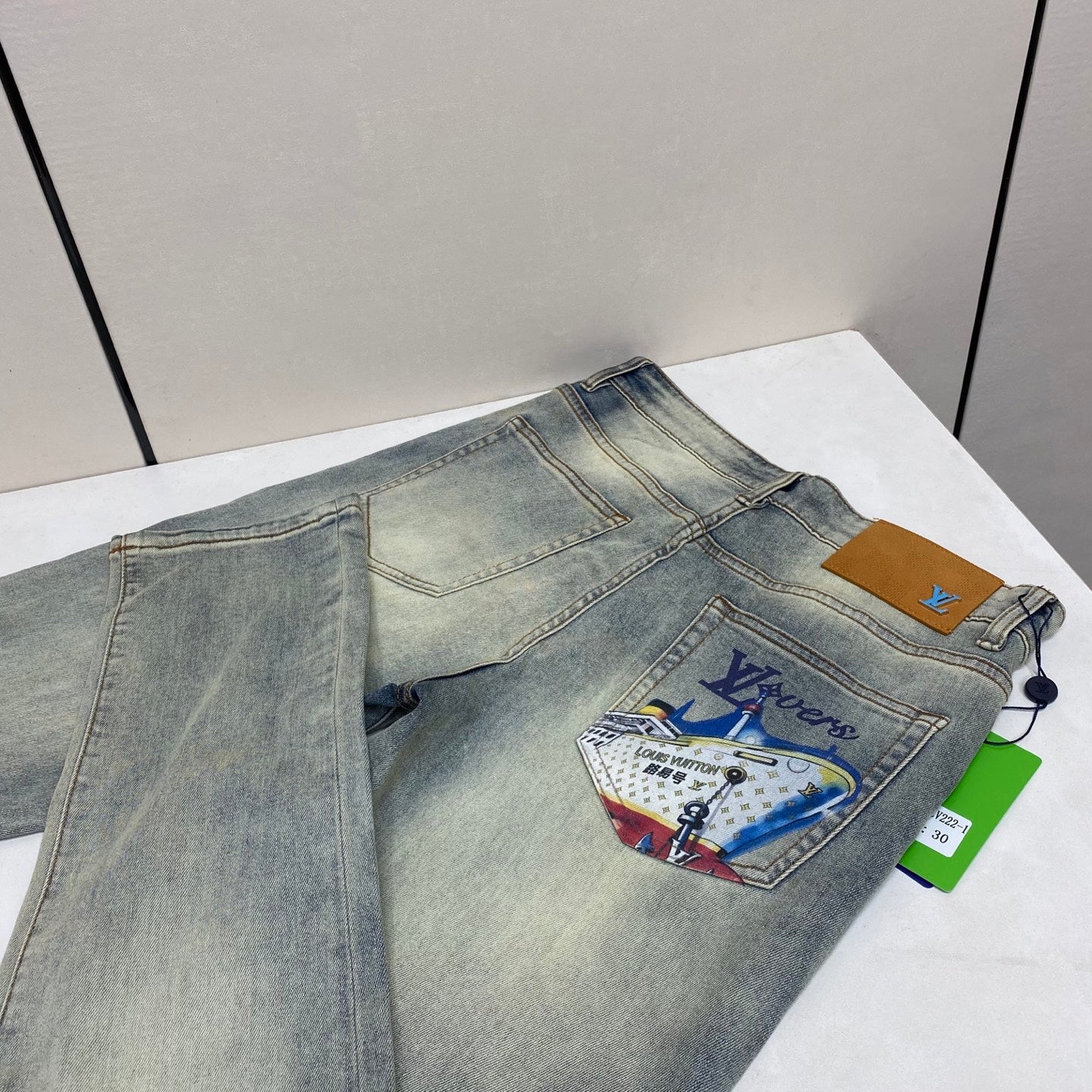 VV Men's Fashion Slim Fit Straight Leg Jeans 26031104