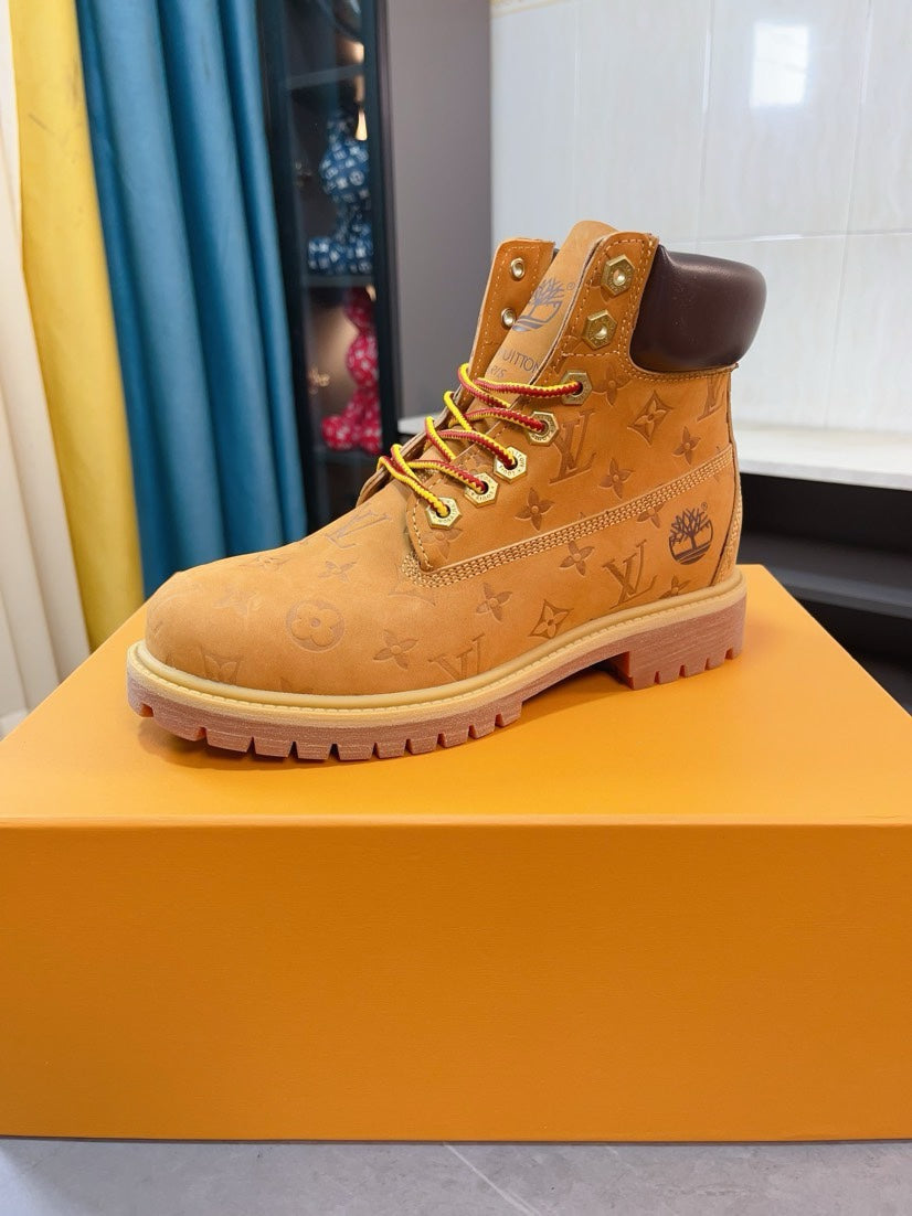 VV  Collaboration design, Monogram embossed waterproof suede, American workwear style for men. 25121610