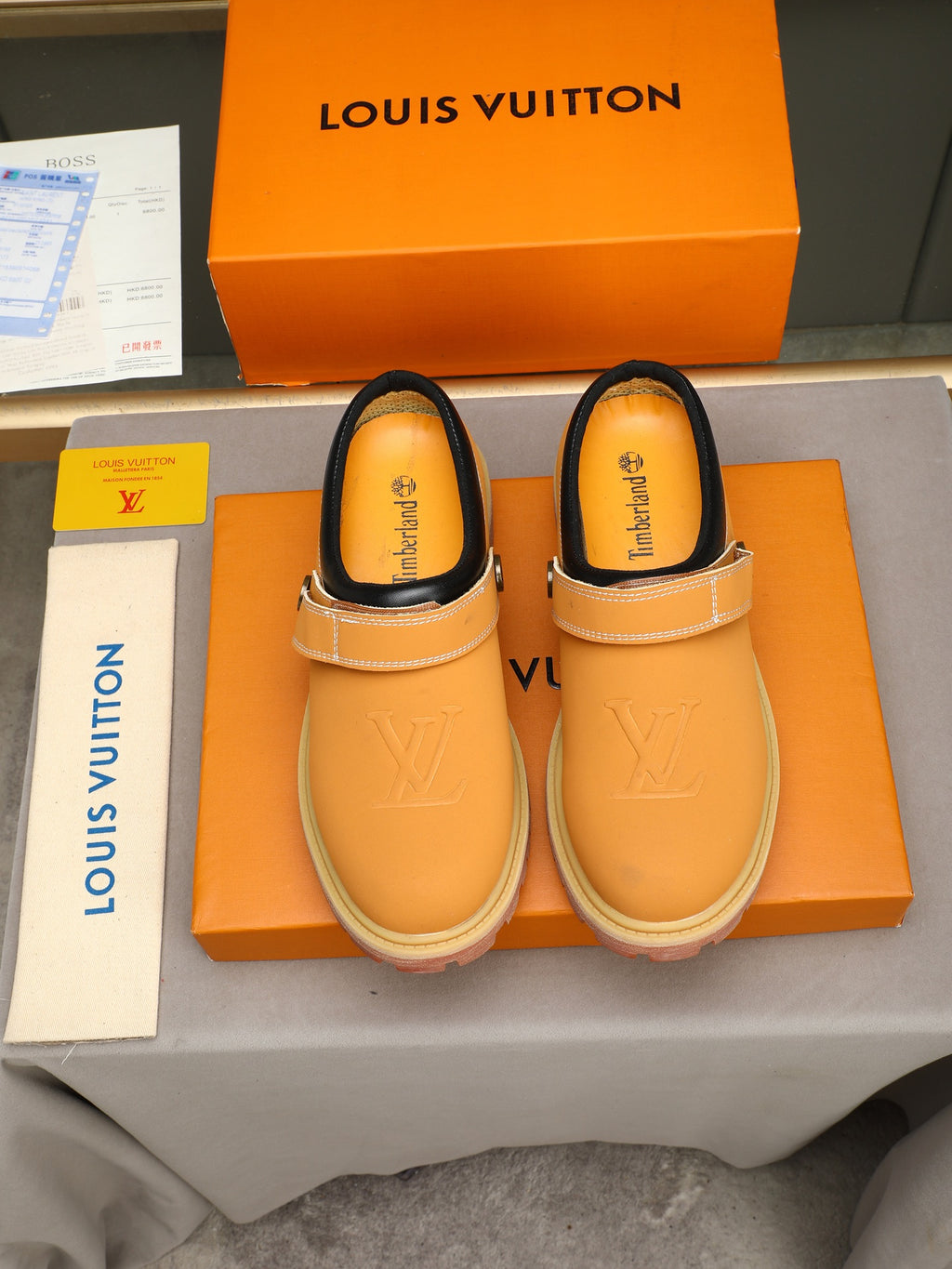 VV Retro-style monogram ankle boots (collaboration model)  2026070201