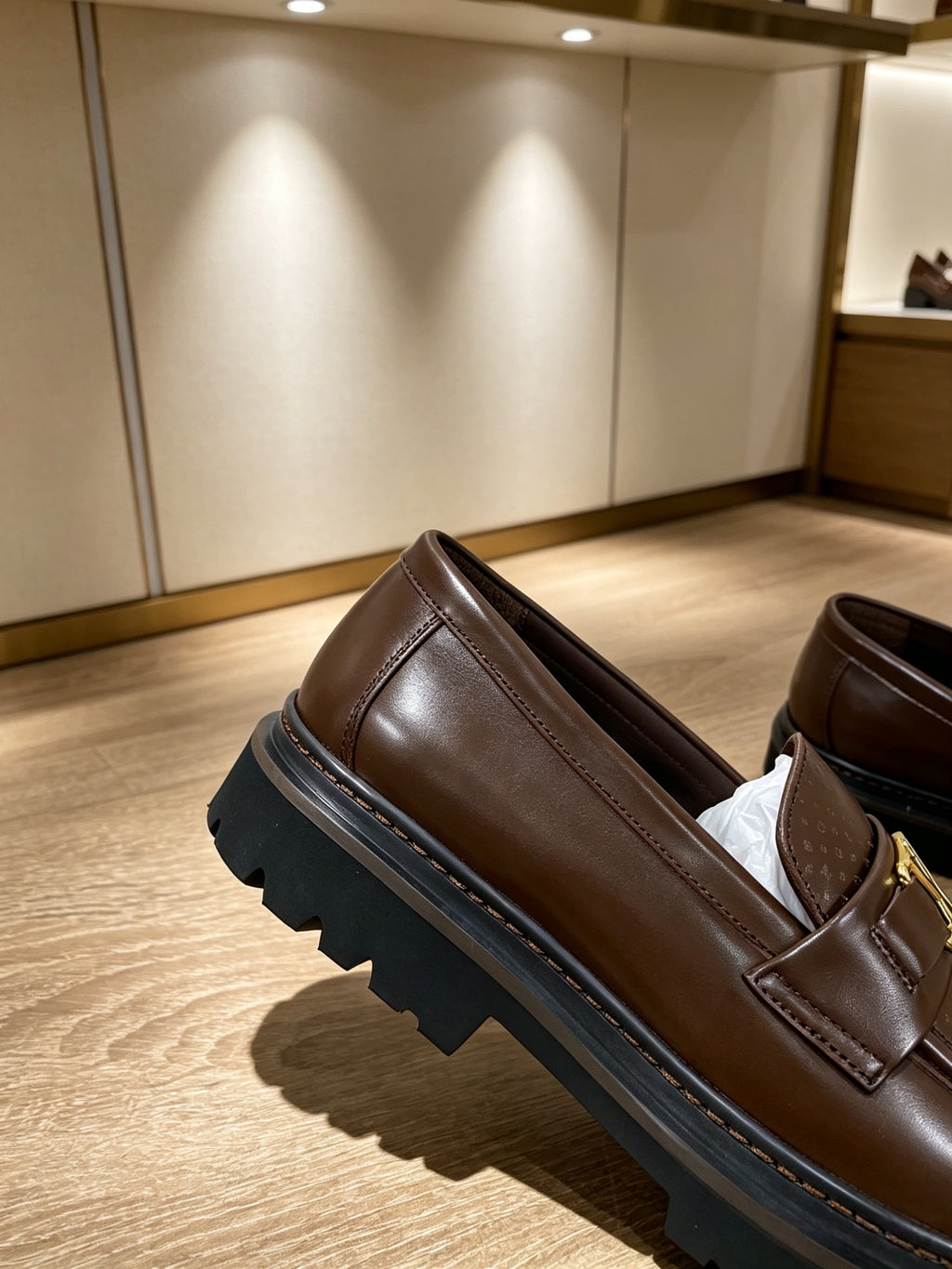 VV Top quality classic loafers 26070311