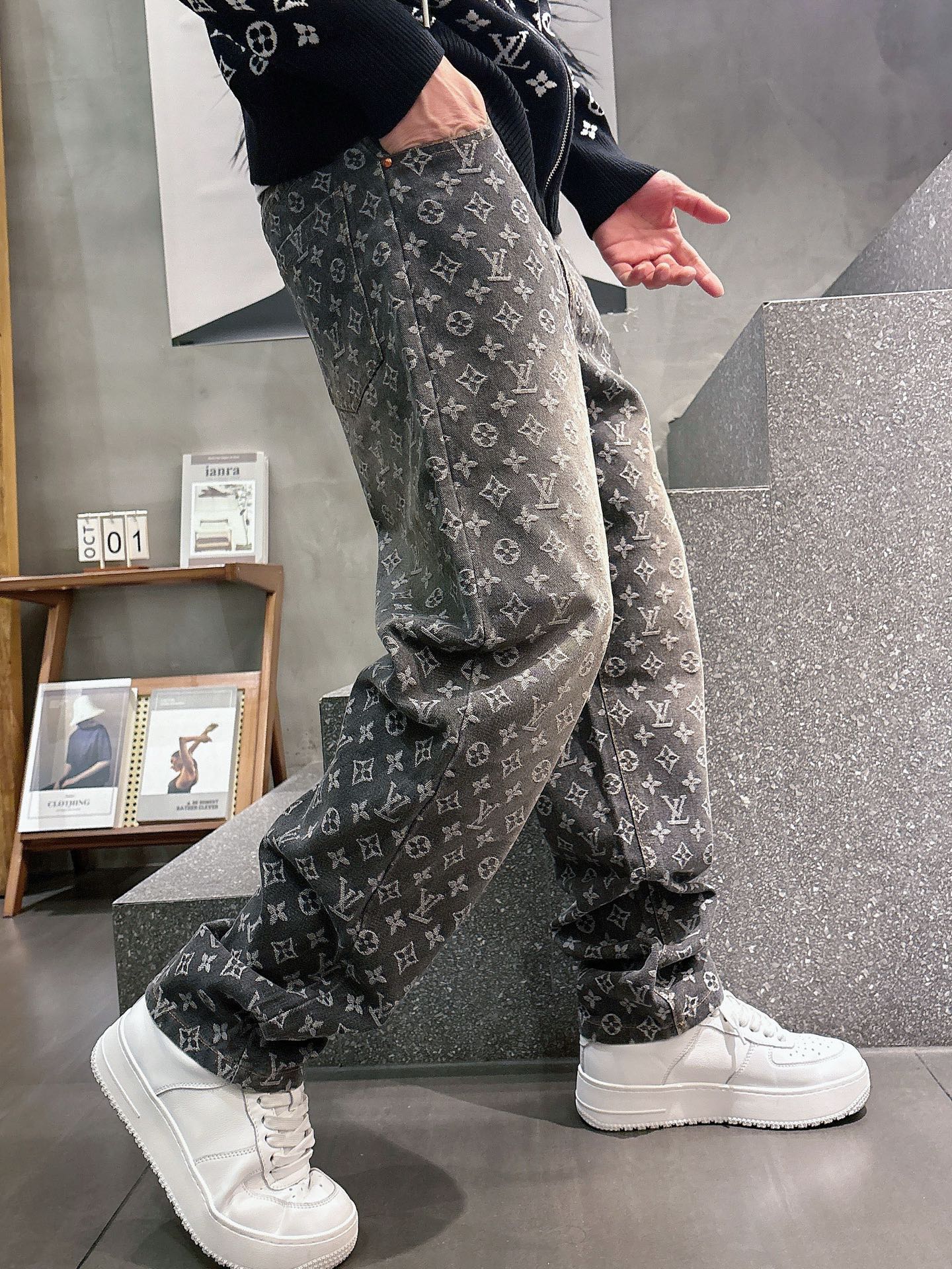 VV New Autumn/Winter Original Denim Jeans  26010702
