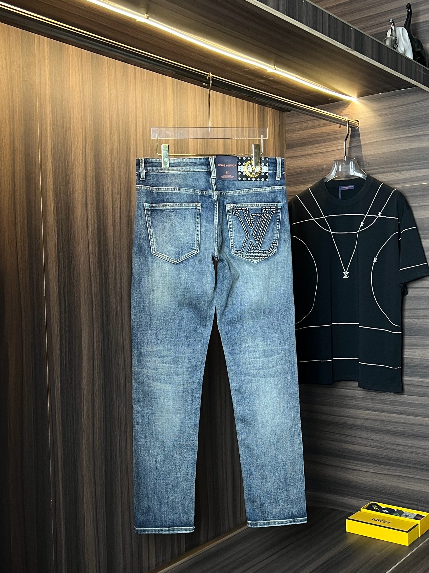 VV Spring/Summer Bestsellers & New Arrivals jeans 26042909