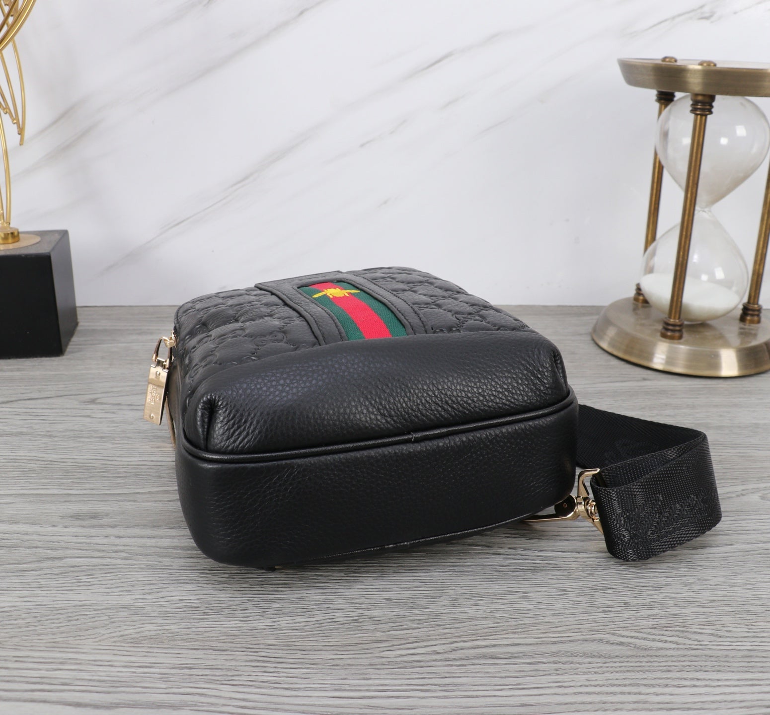 GUI Latest top-grain cowhide chest bag 26032302