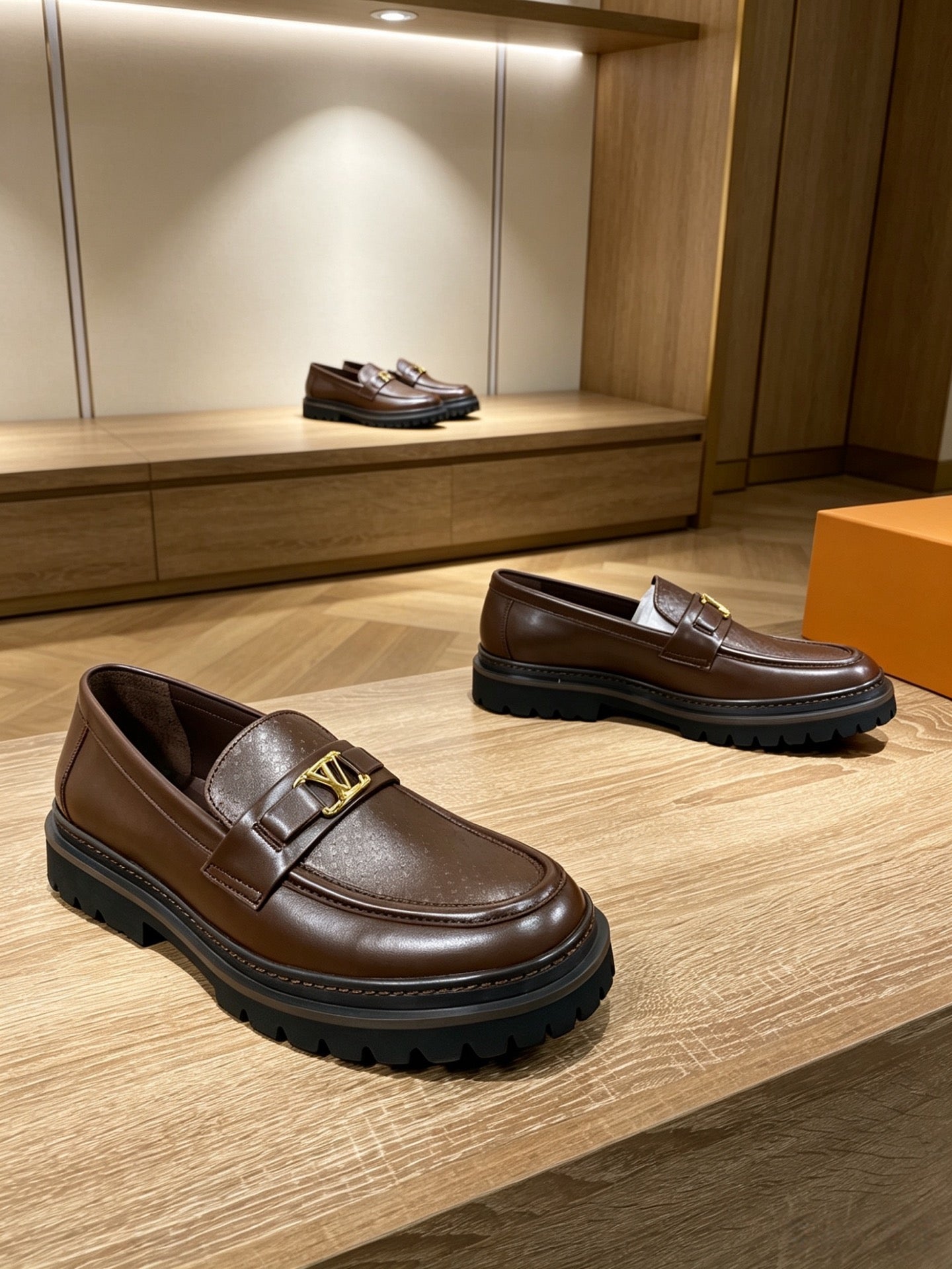 VV Top quality classic loafers 26070311