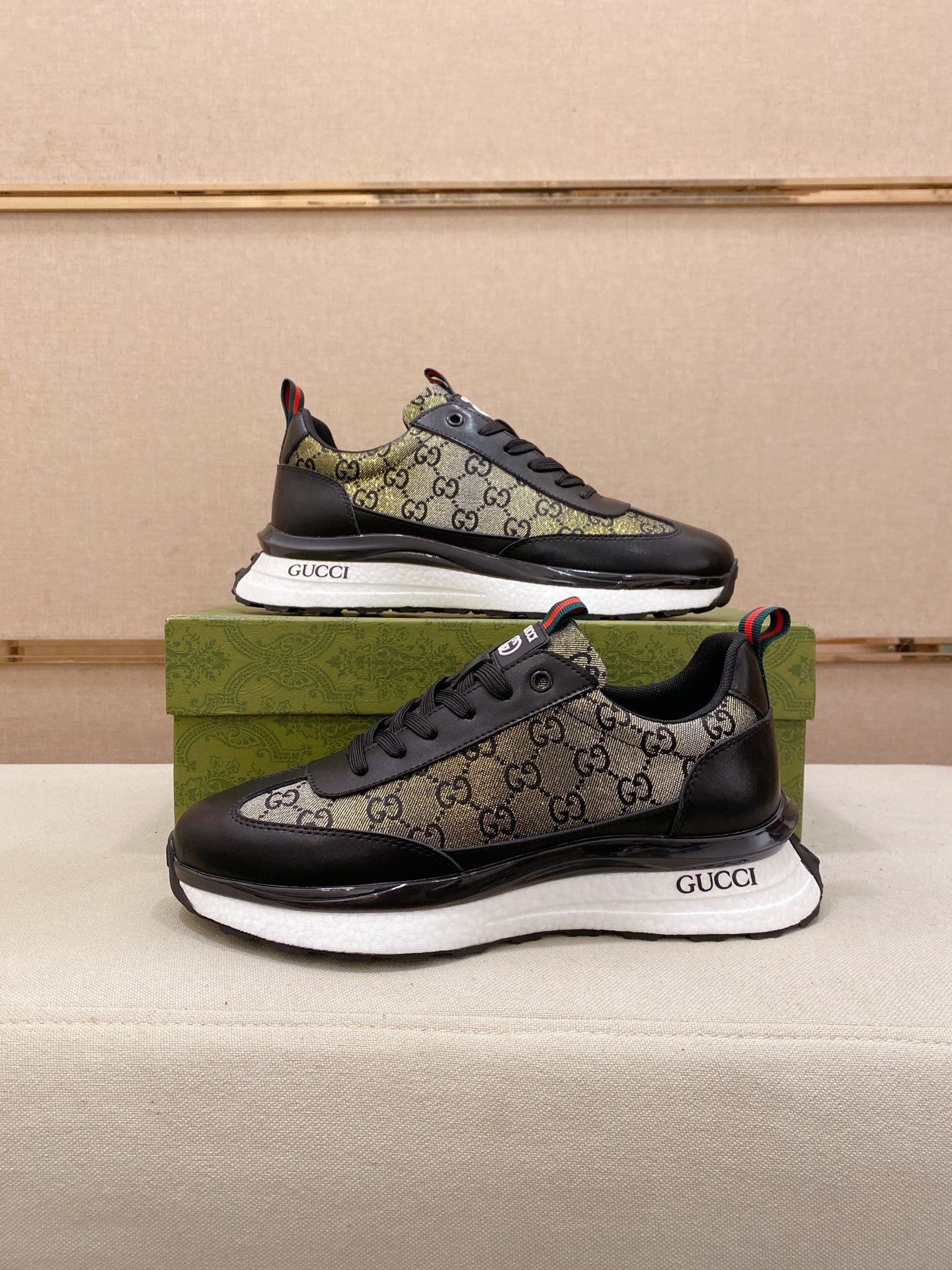 GG Top-of-the-line new genuine leather athletic shoes 26010801