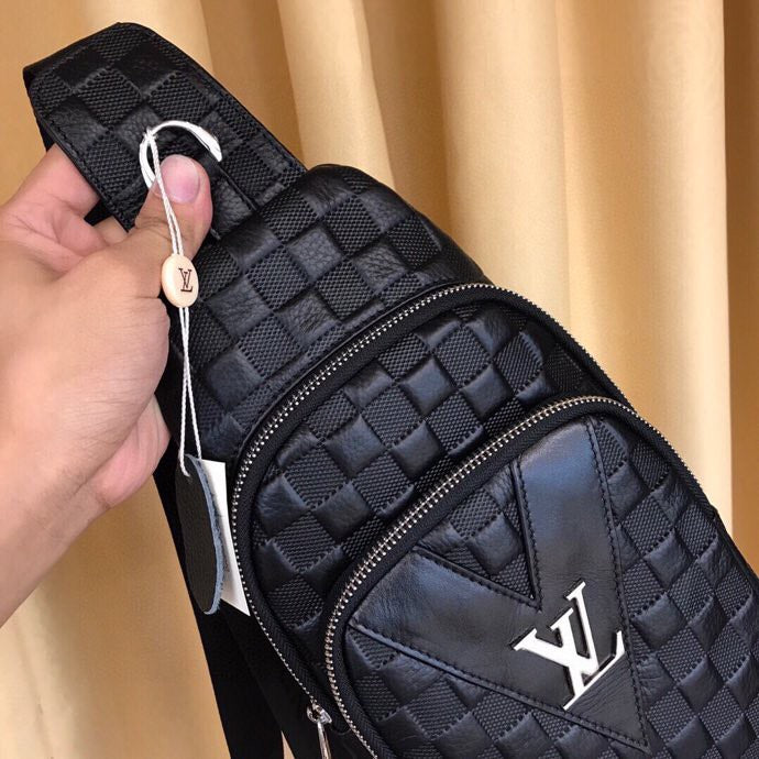 VV Original imported top-grain cowhide chest bag 26032405