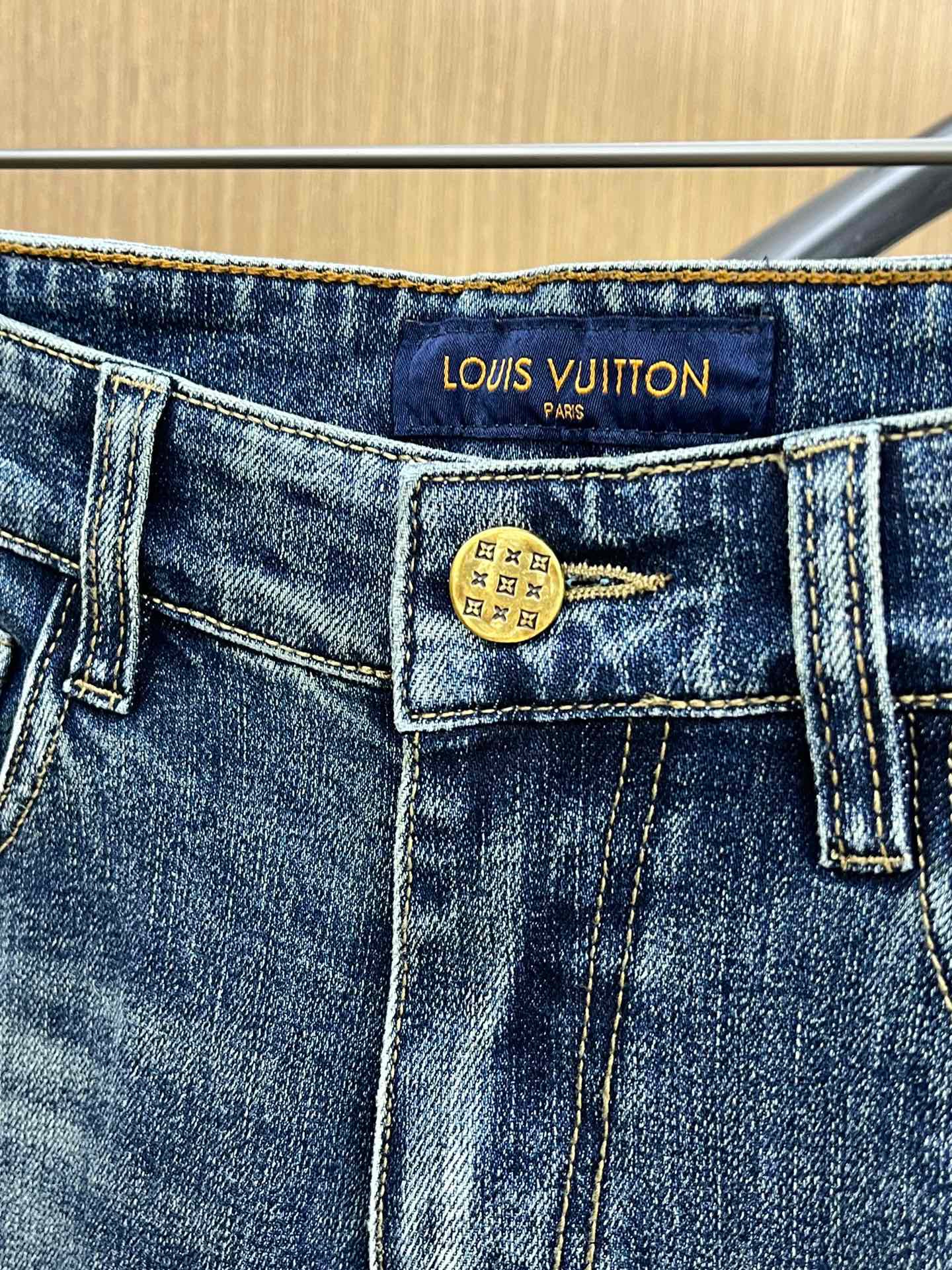 VV Latest High-End Custom Jeans 26052004