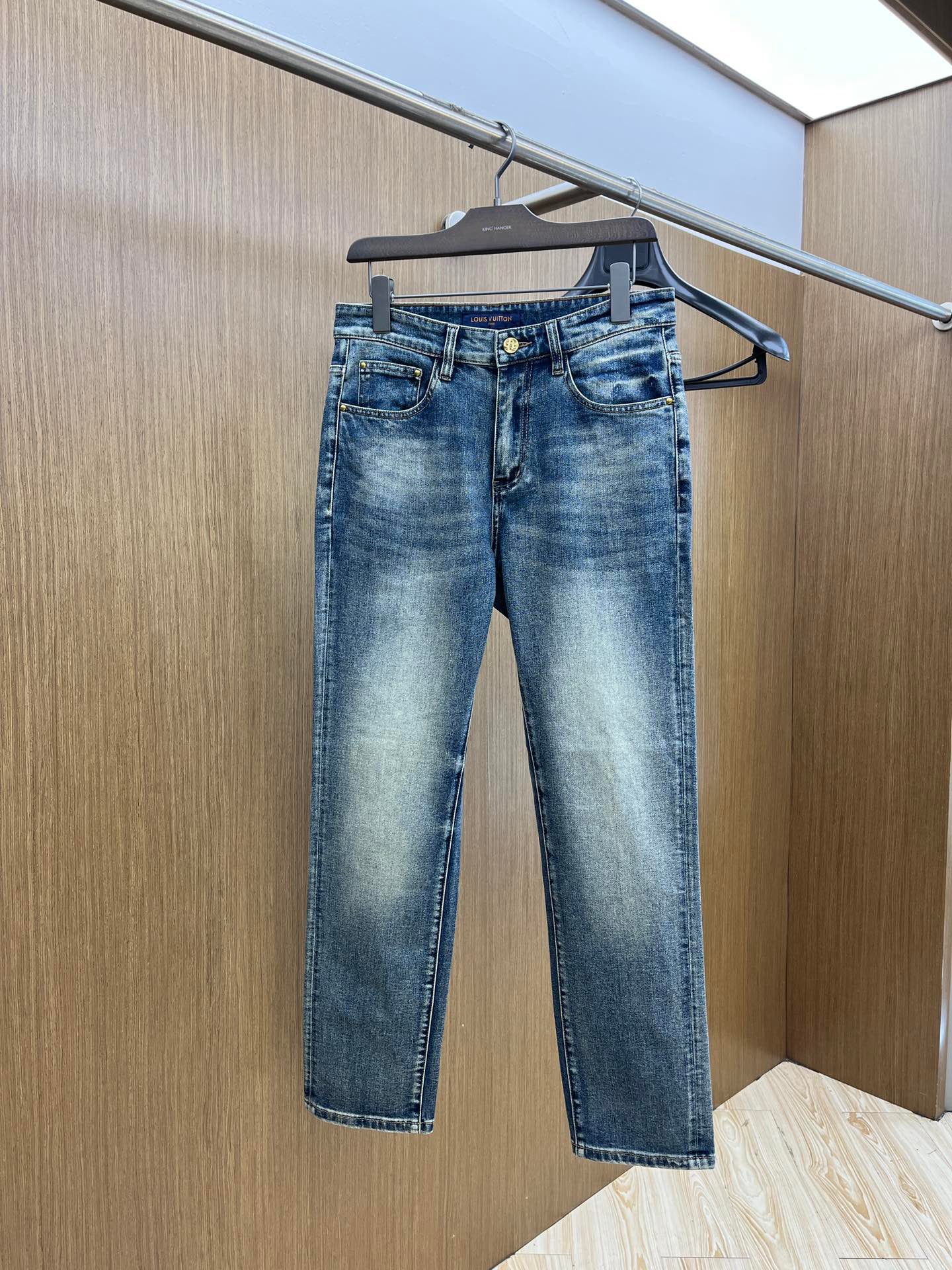 VV Latest jeans 26031102