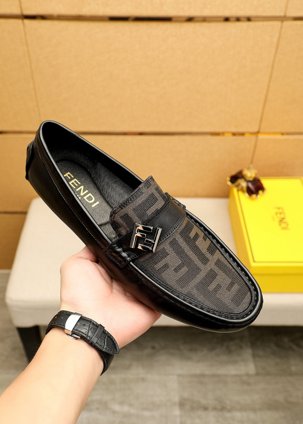 FD Embossed upper of moccasins 26040302