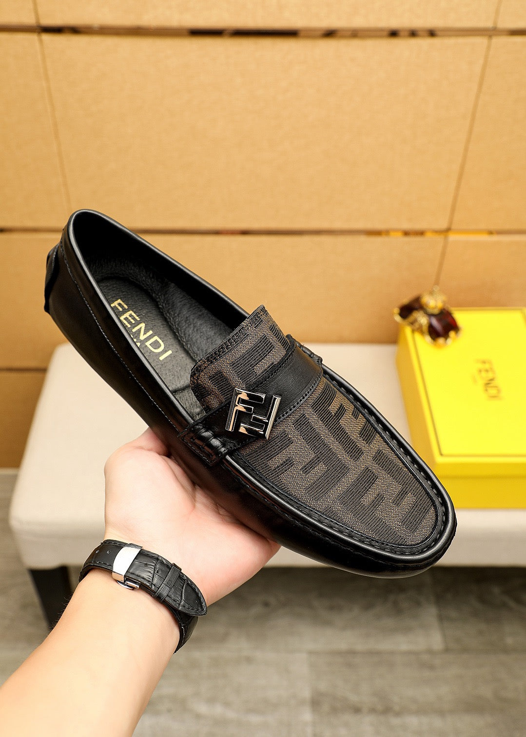 FD Embossed upper of moccasins 26040302