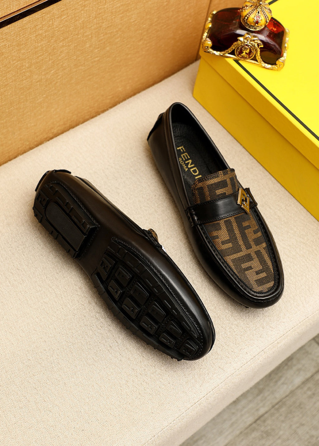 FD Embossed upper of moccasins 26040302