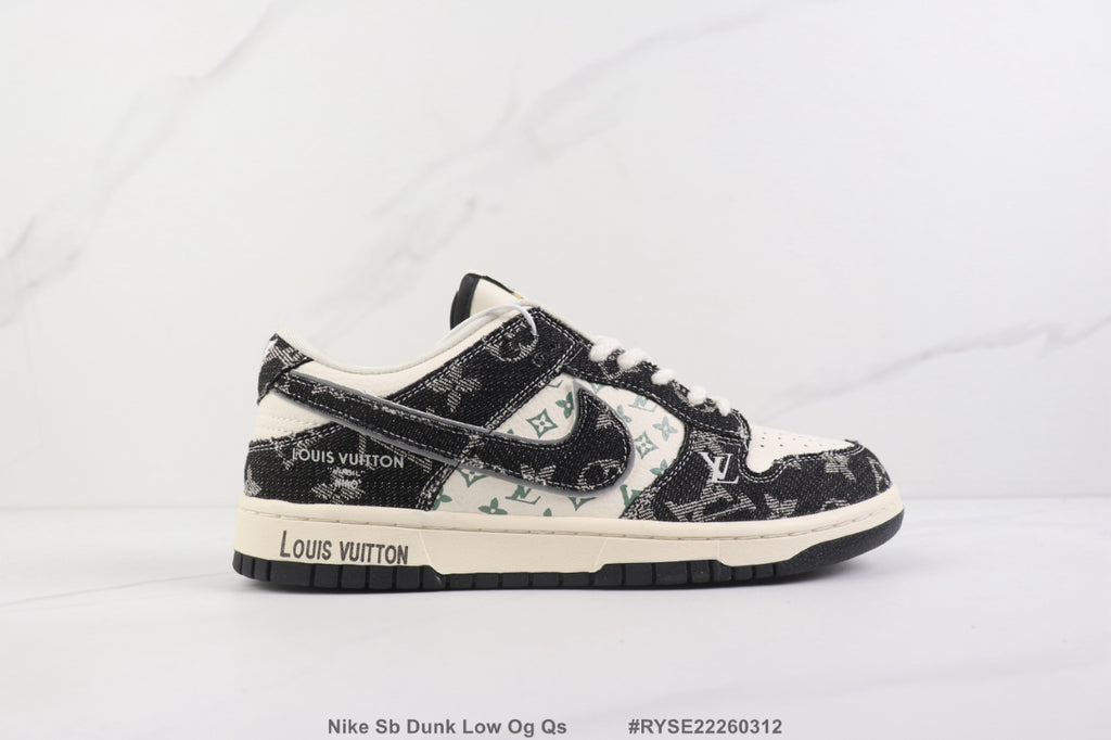 VV Air Force 1 Low-Top Collaboration Sneakers 26031308