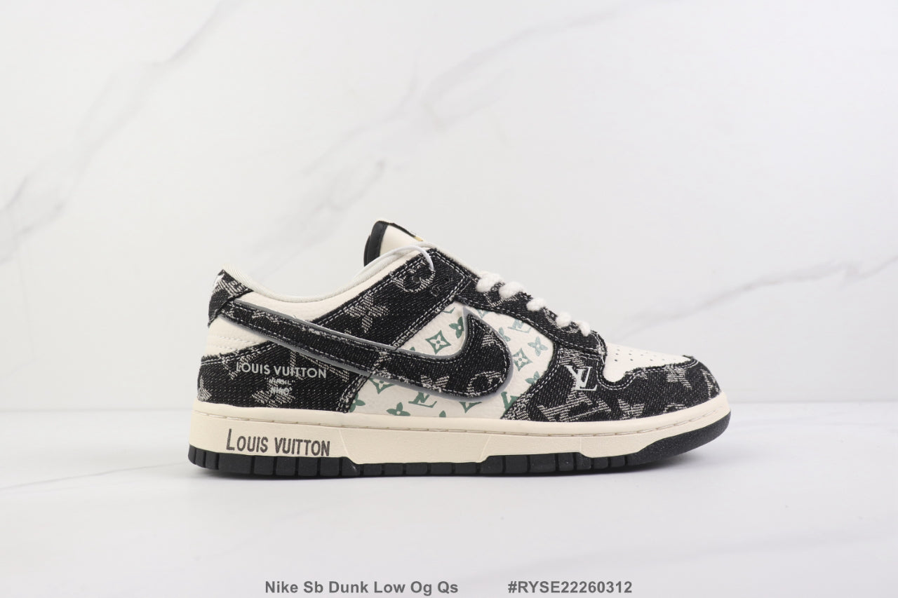 VV Air Force 1 Low-Top Collaboration Sneakers 26031308