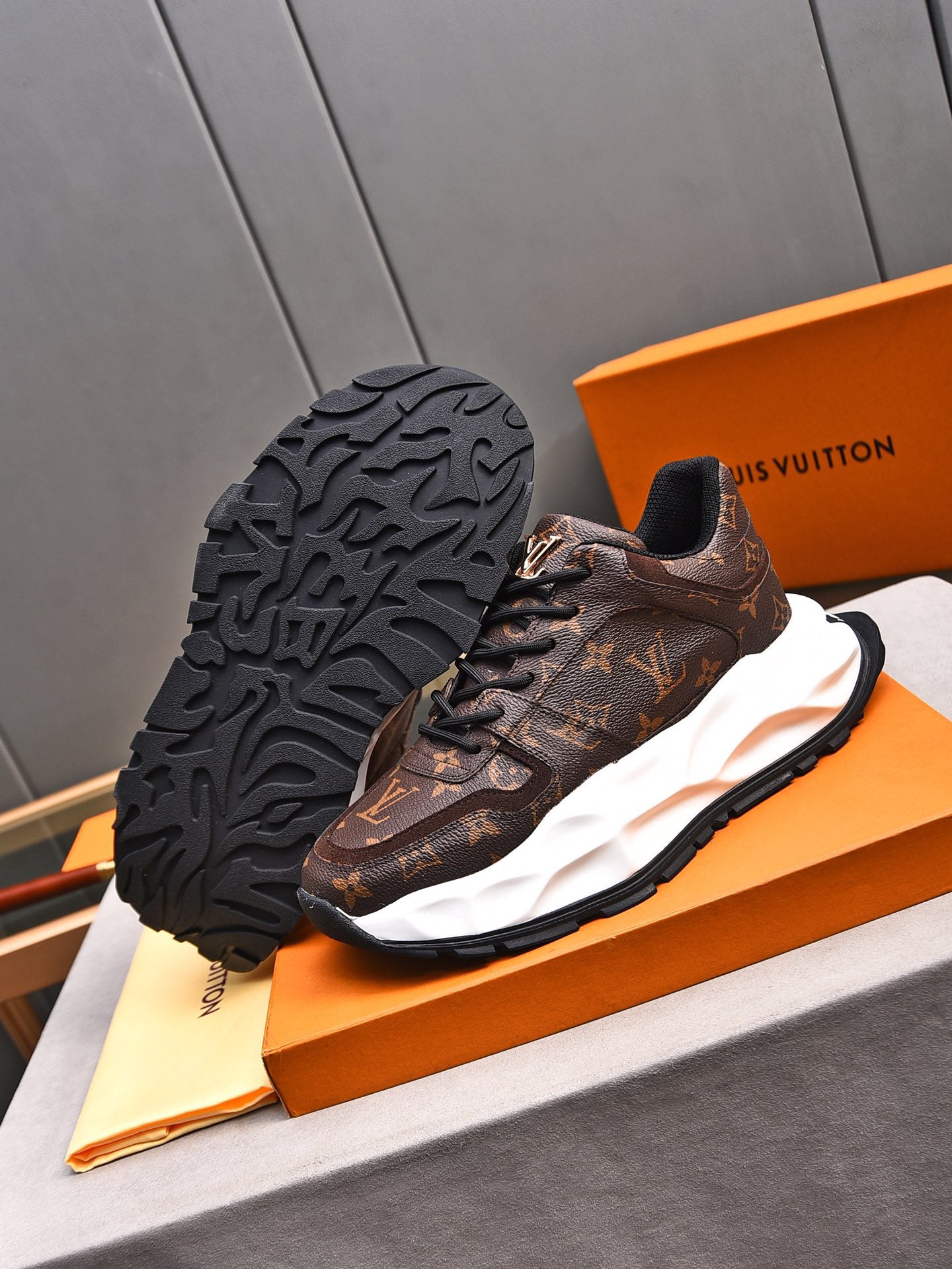 VV Milan Fashion Casual Shoes Runway Style 26010803