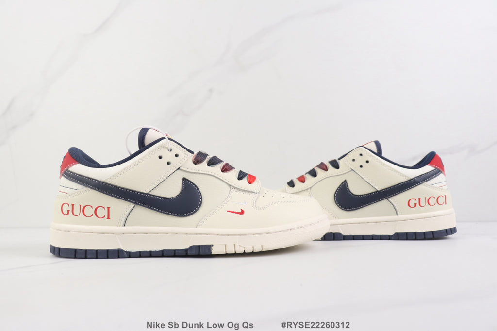 Gui Air Force 1 Low-Top Collaboration Sneakers 26031307
