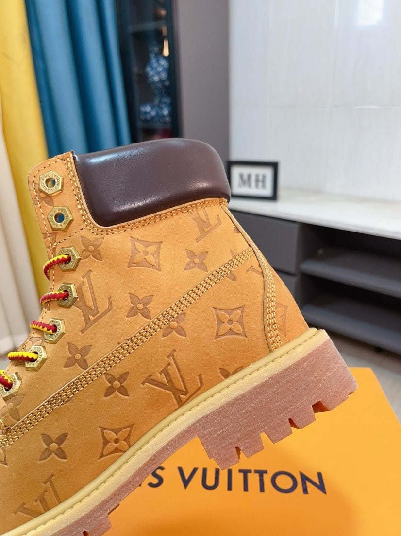 VV  Collaboration design, Monogram embossed waterproof suede, American workwear style for men. 25121610
