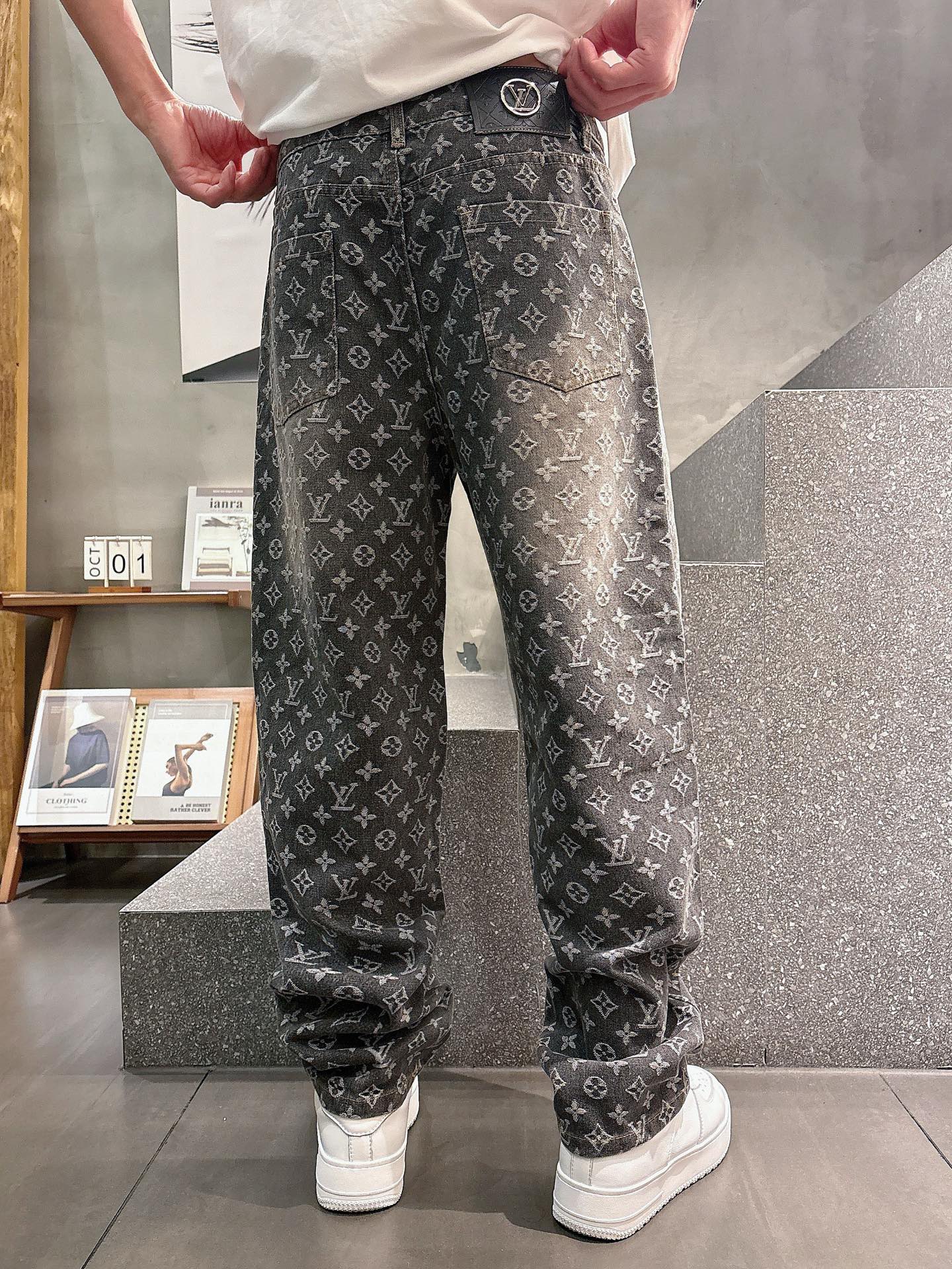 VV New Autumn/Winter Original Denim Jeans  26010702