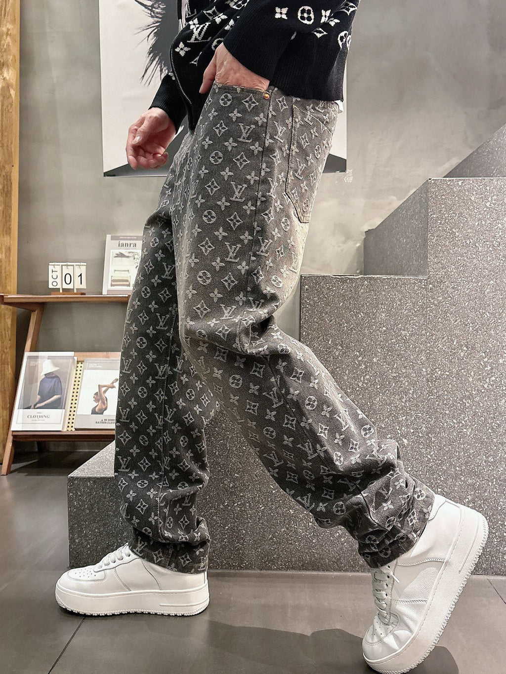 VV New Autumn/Winter Original Denim Jeans  26010702