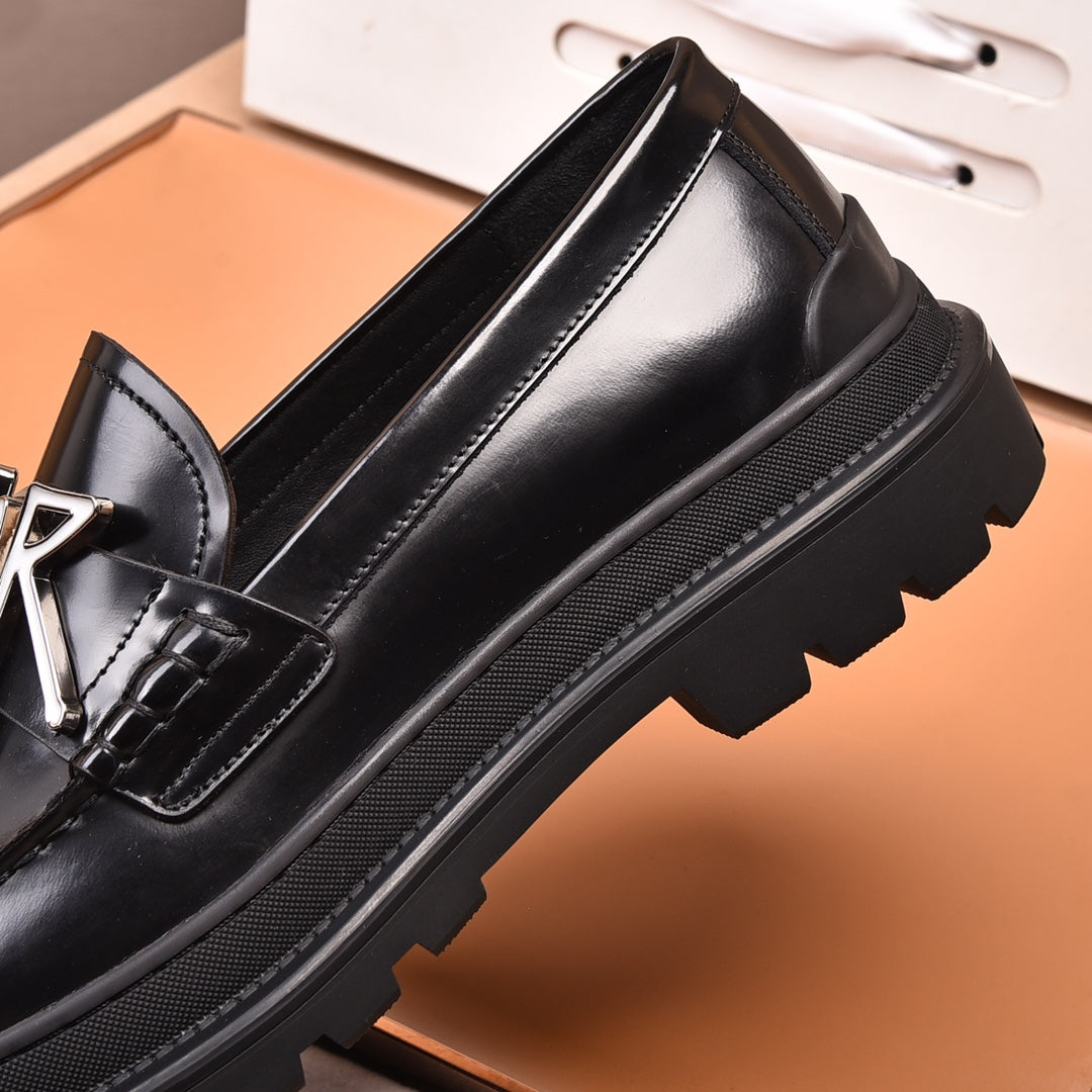CD Men's 1:1 Genuine Leather Sole Loafers 26070603