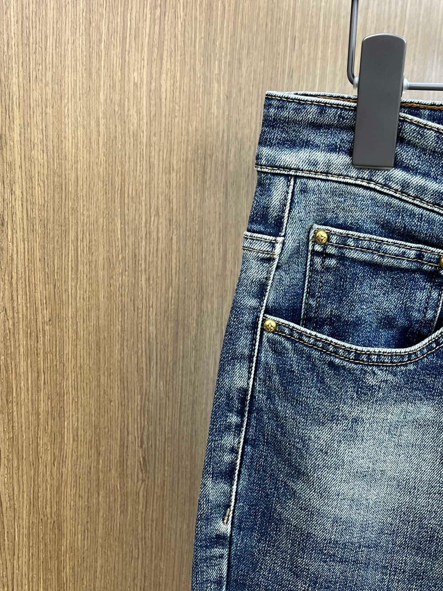 VV Latest jeans 26031102