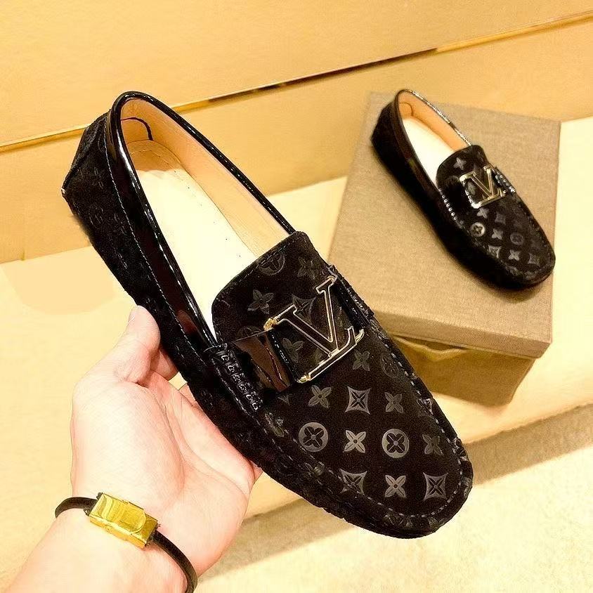 VV New Loafers 26030901