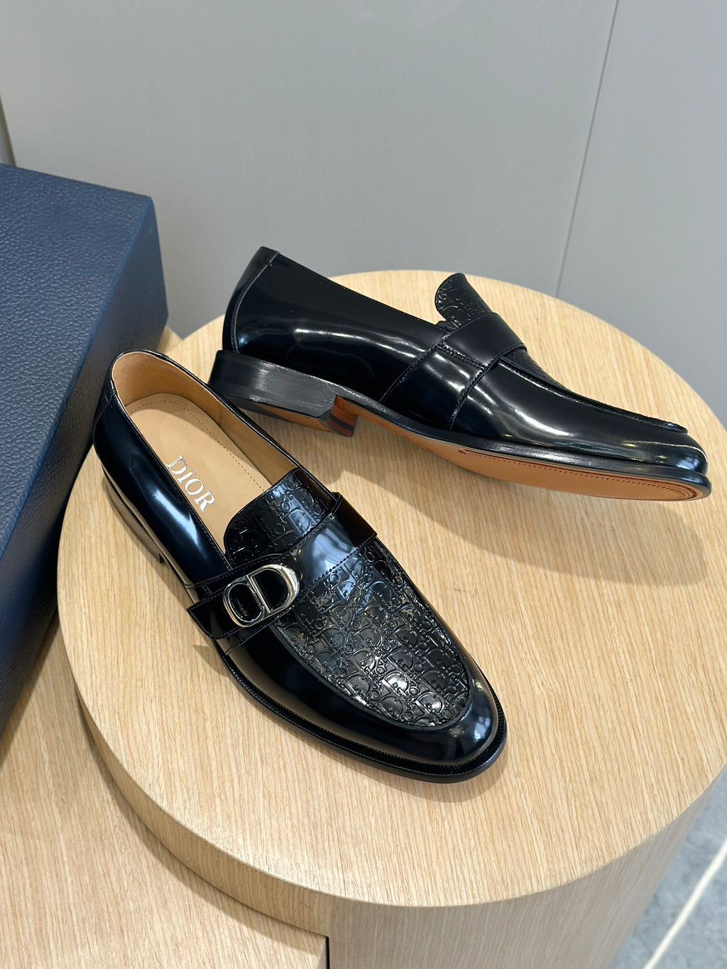 CD Men's 1:1 Genuine Leather Sole Loafers 26070602