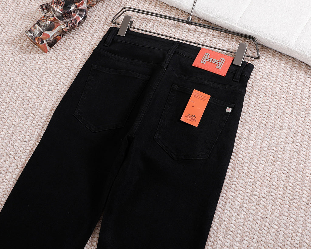 HM New slim straight-leg jeans 26061601