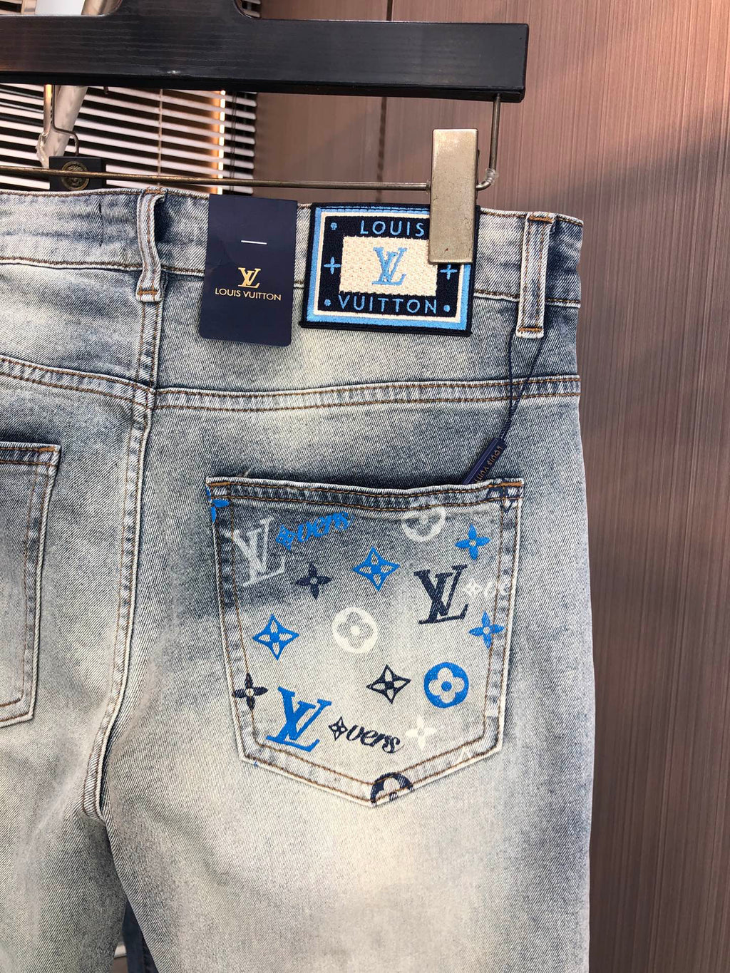 VV New stylish slim-fit straight leg jeans 26031108