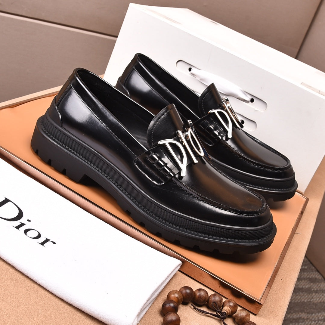 CD Men's 1:1 Genuine Leather Sole Loafers 26070603