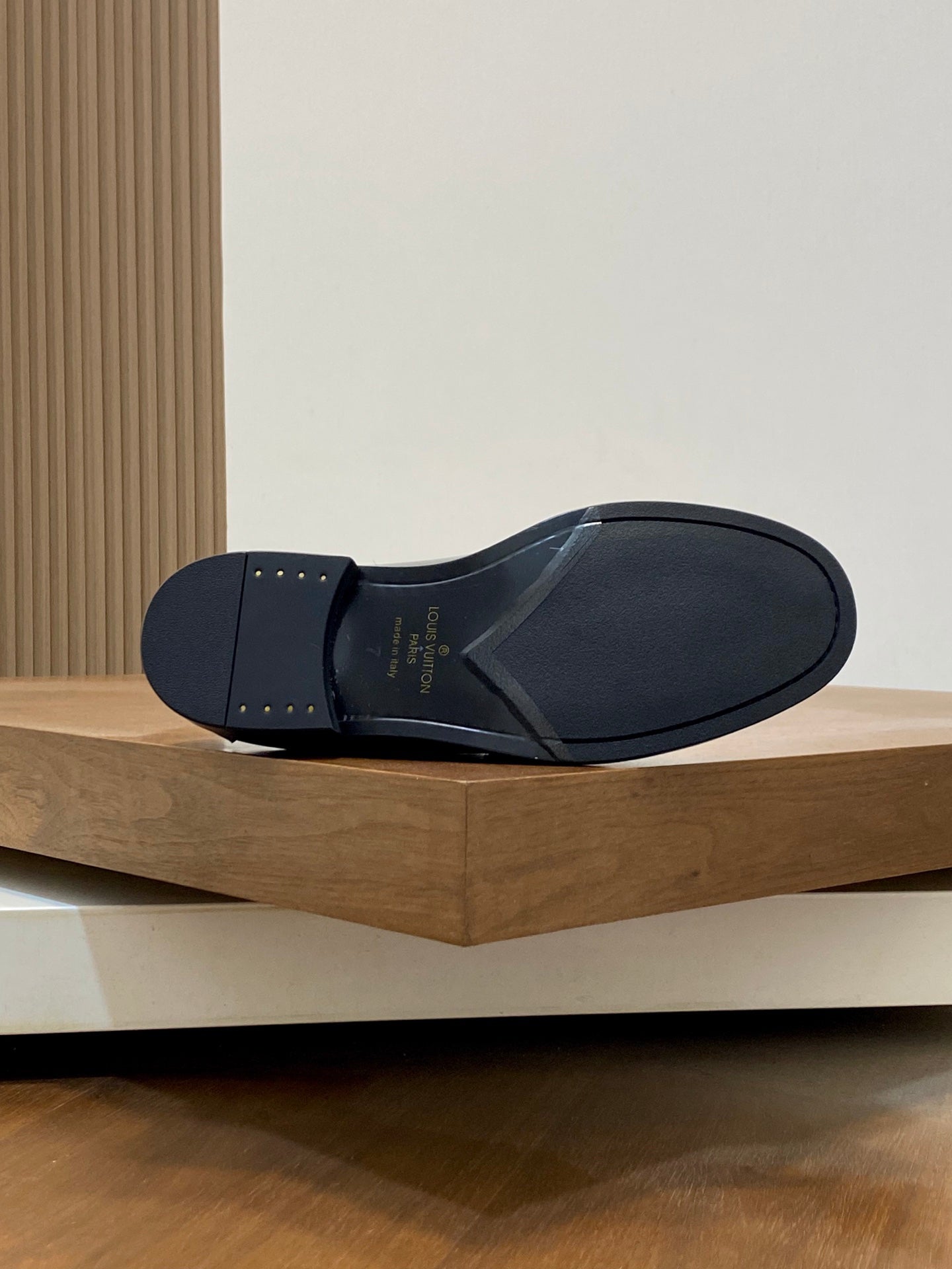 VV Premium-quality loafers 26070309