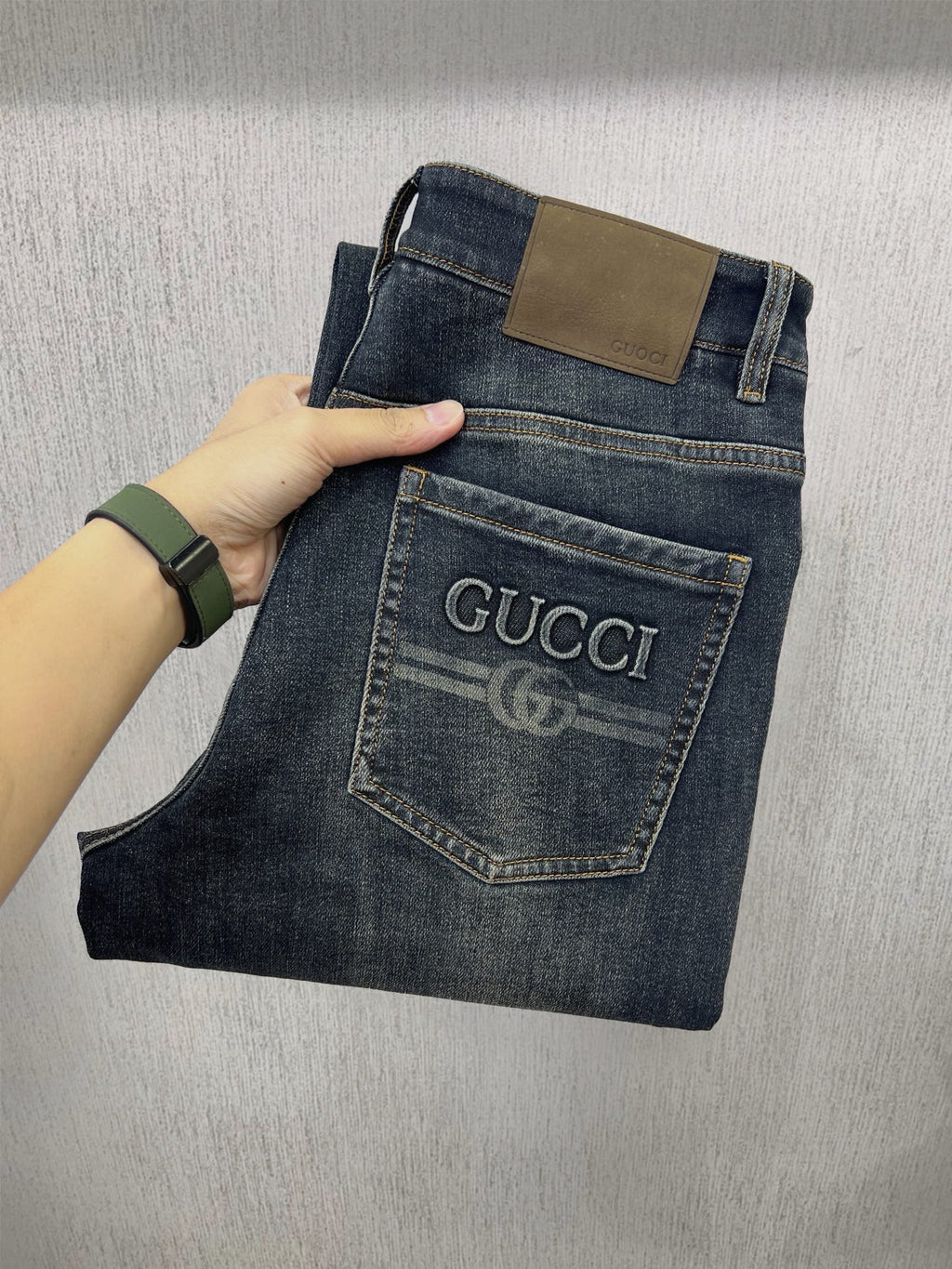 GG New fashionable straight-leg jeans, the latest runway style from Fashion Week 26020207