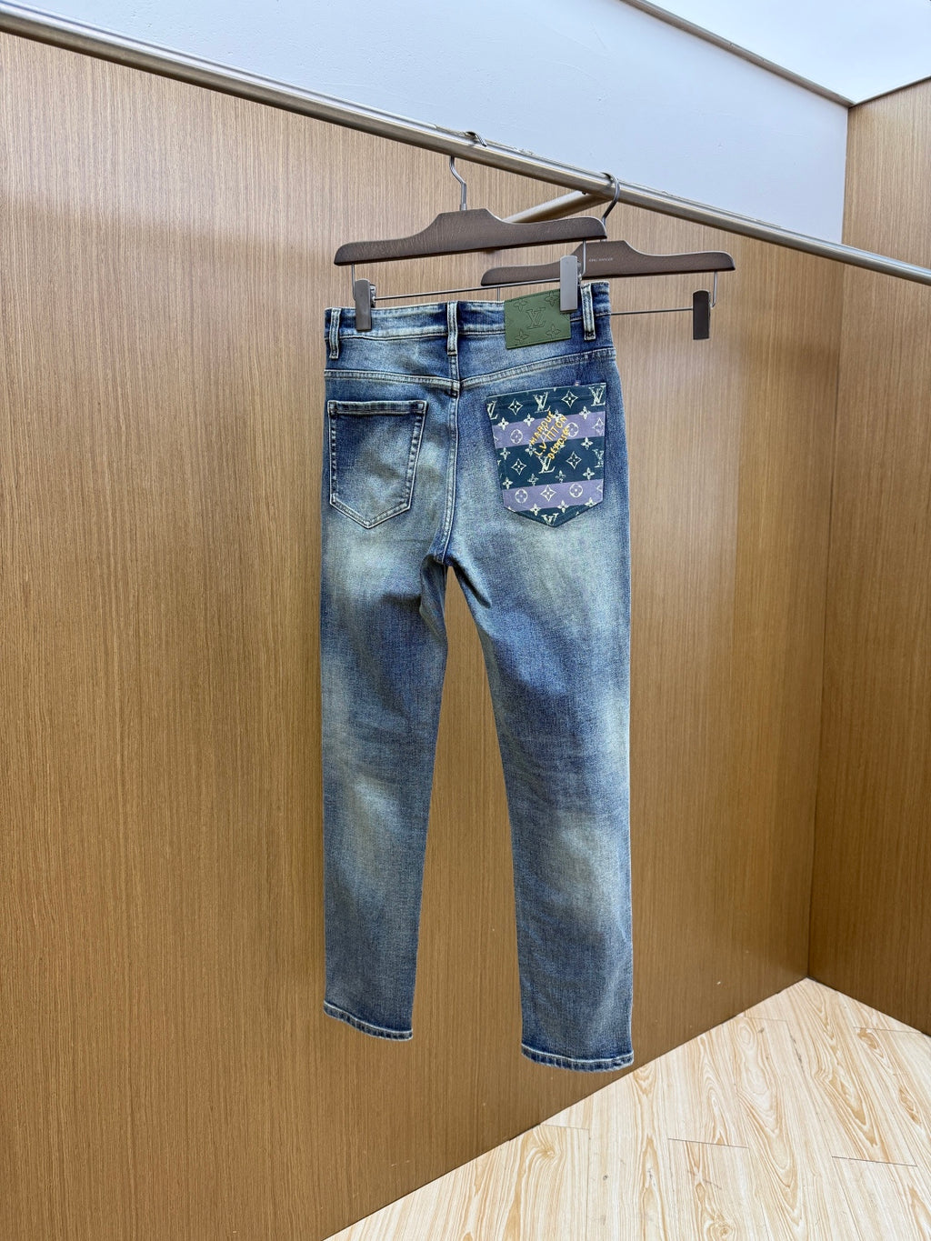 VV Newest Spring/Summer Jeans 26032706